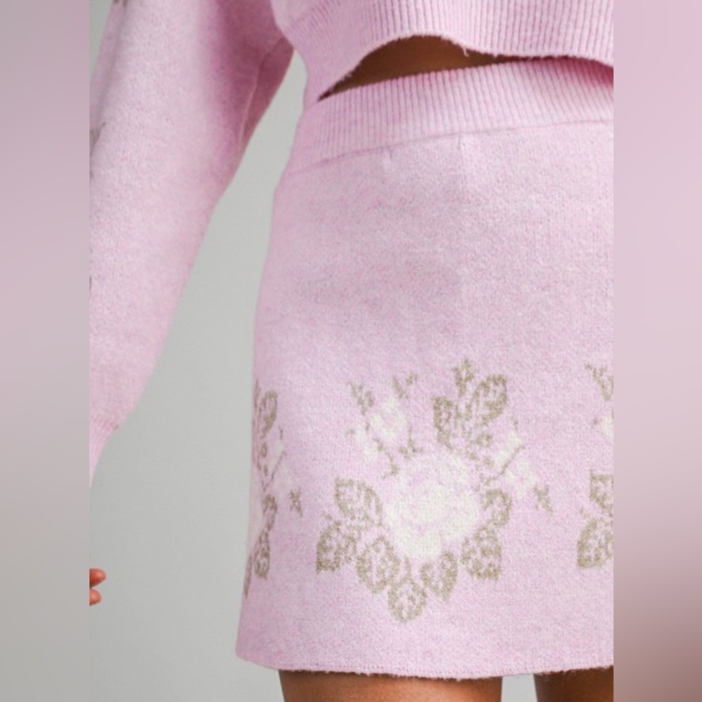 Pink Floral Jacquard Crop Sweater And Skirt Set - Picture 10 of 16